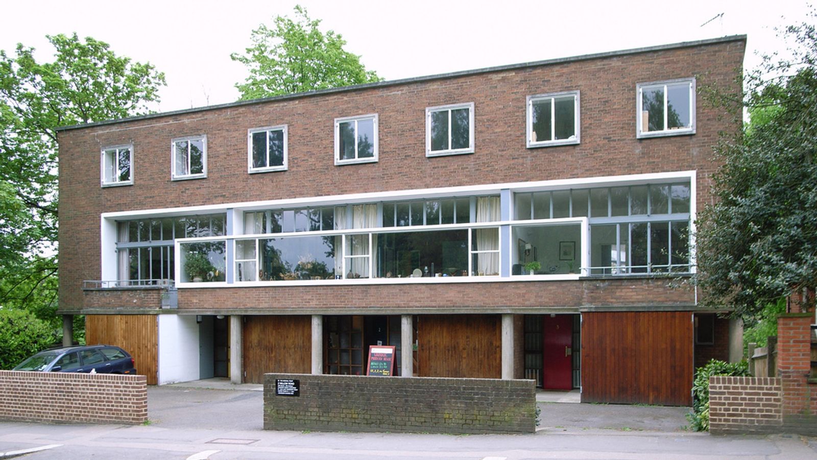 willow Hall  ３点イギリス 1–3 Willow Road | Architectuul