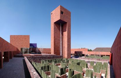 Labyrith Musium Labyrinth Museum of Arts and Sciences | Architectuul