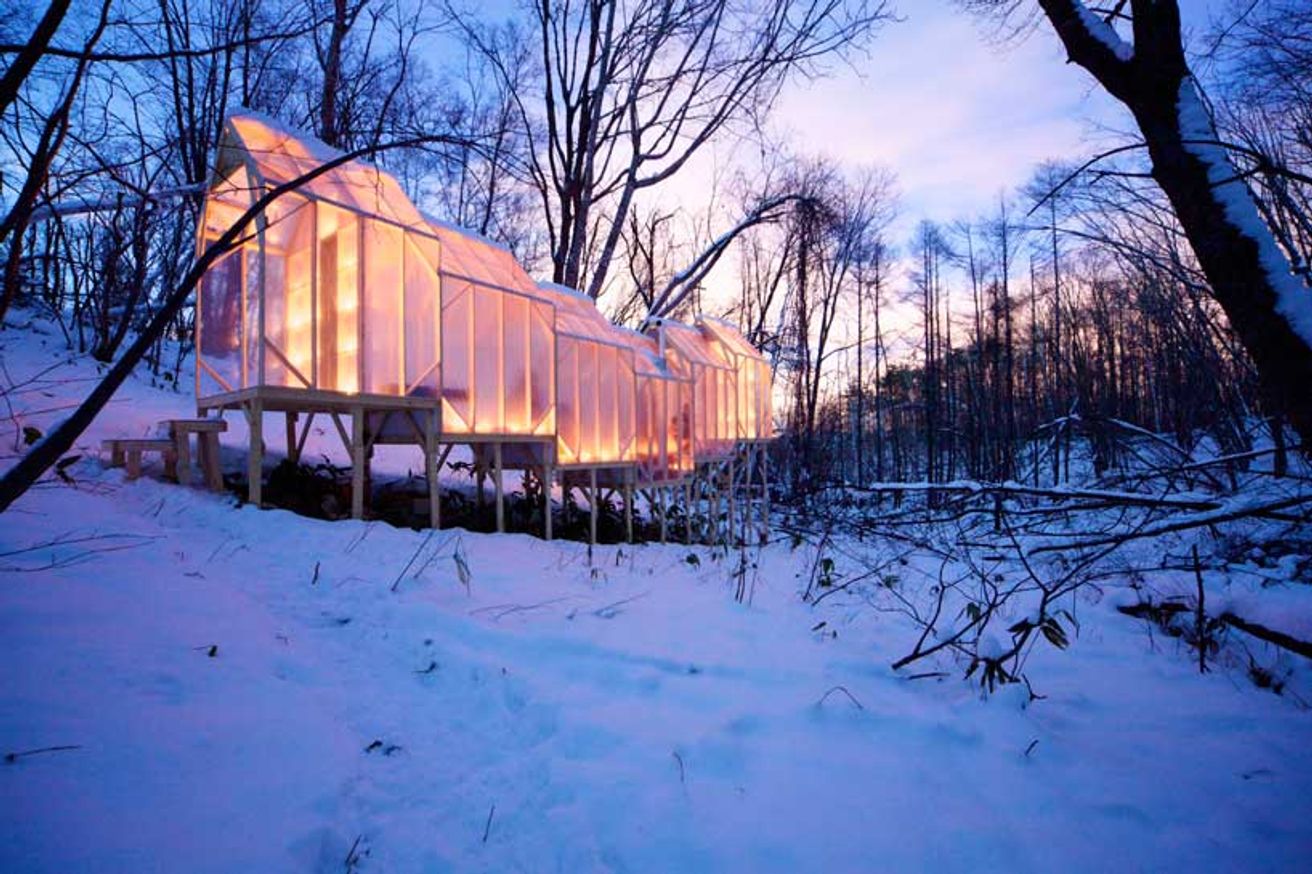 Fragile Shelter | Architectuul