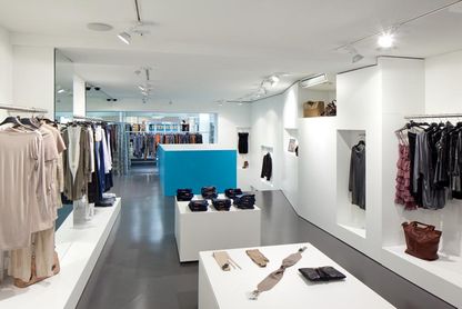 Inside Fashion Store | Architectuul