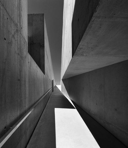 Shadow Surface | Architectuul