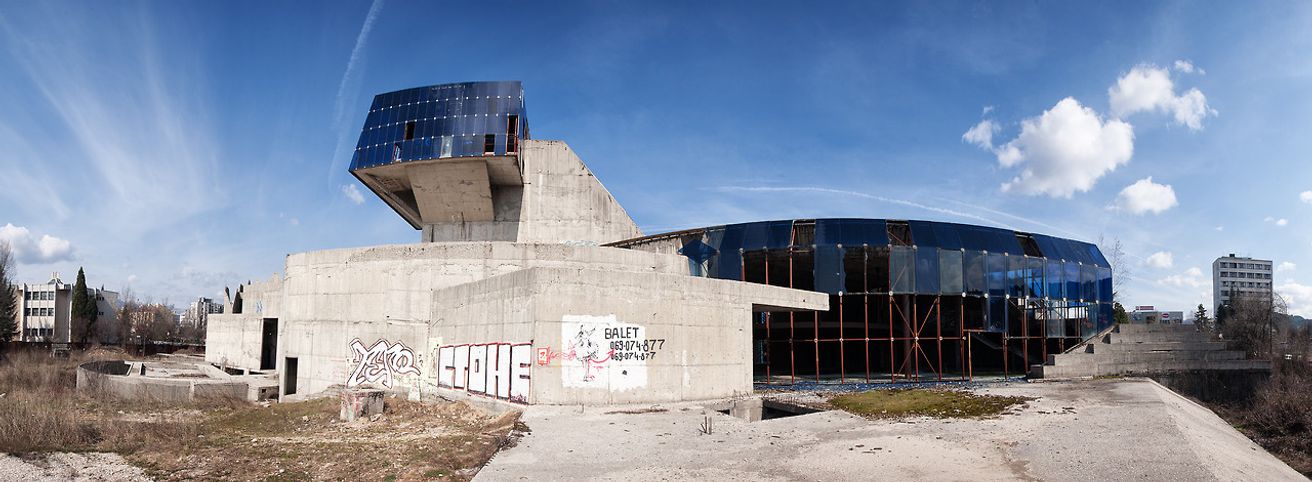 Home of Revolution | Architectuul