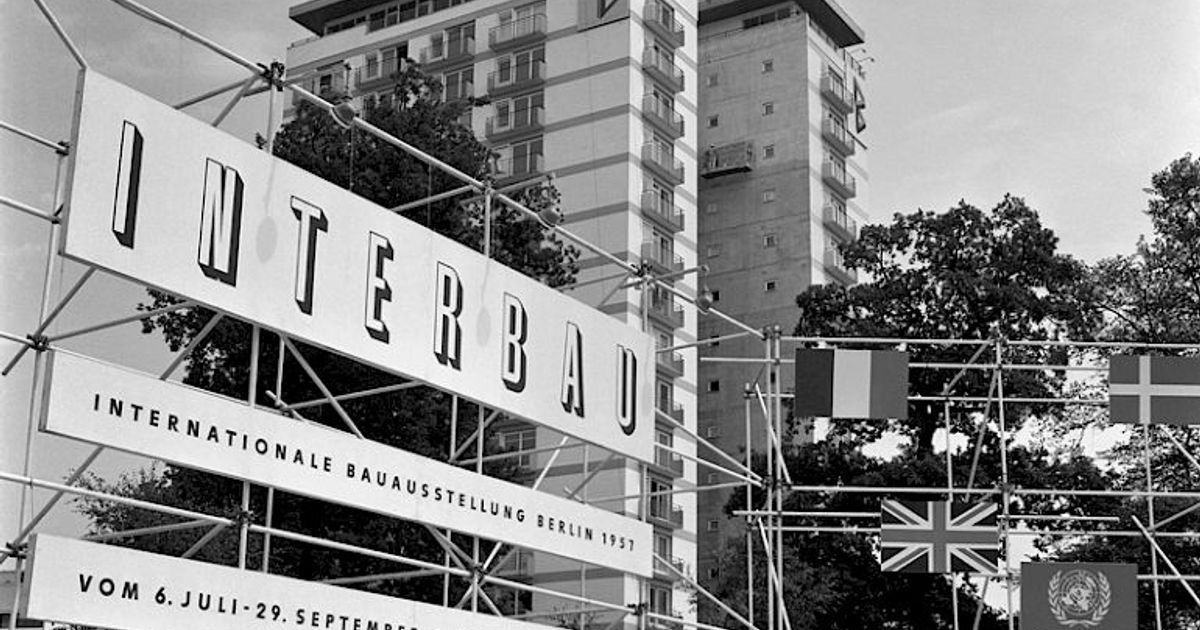 PDF) A Interbau 1957 em Berlim: diferentes formas de habitar na cidade  moderna