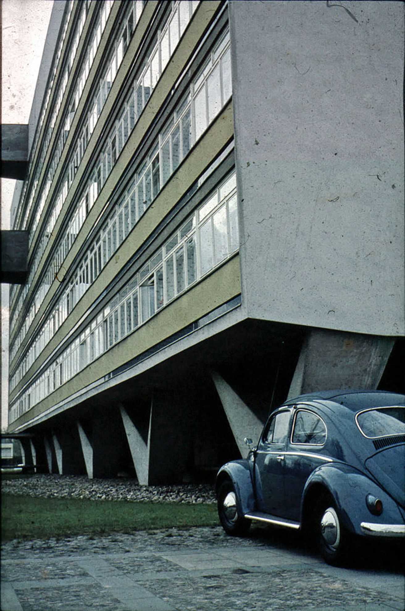 Niemeyer Apartment | Architectuul