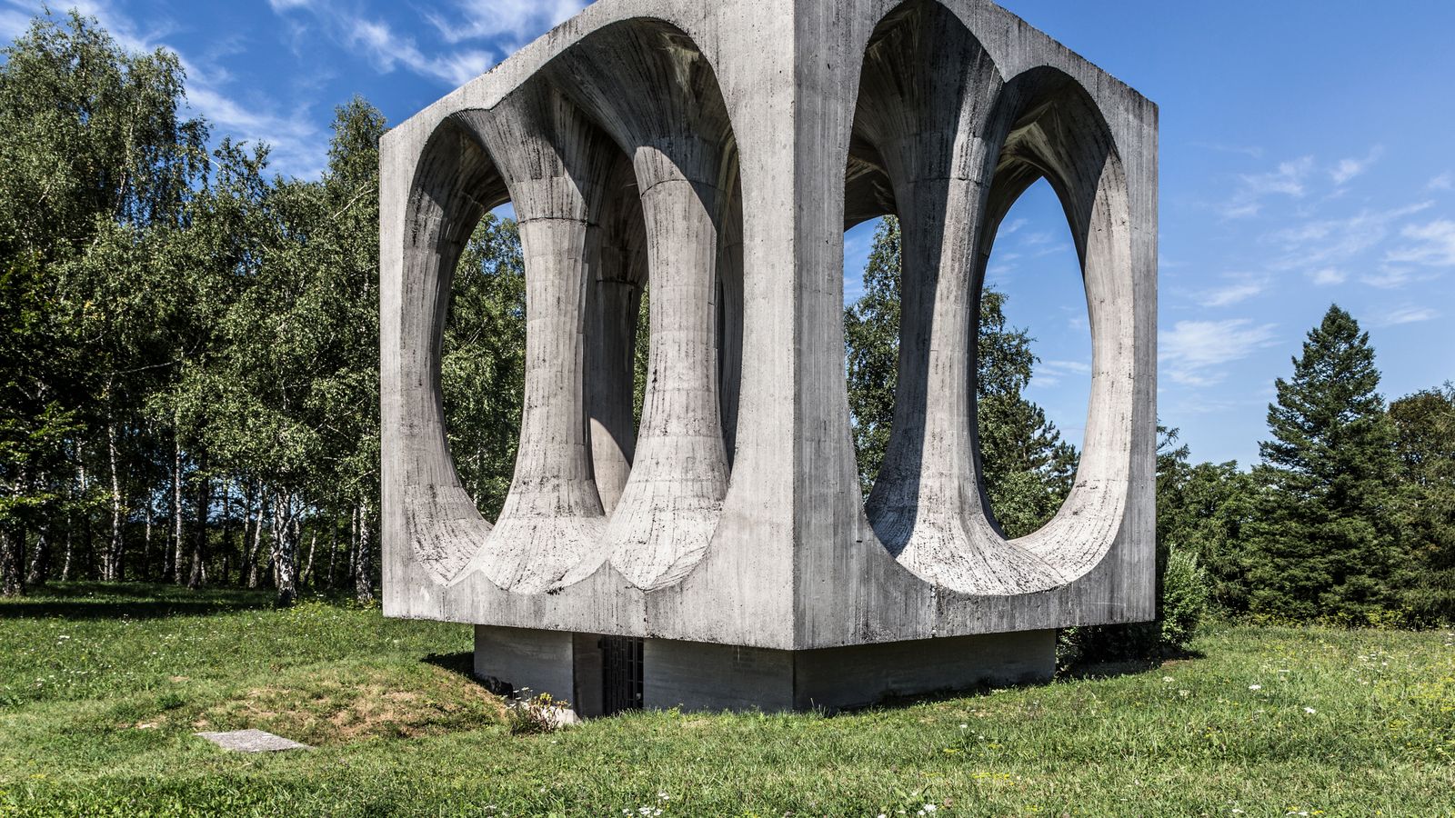 Monument to the Peoples Liberation Struggle | Architectuul