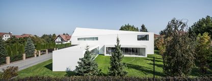 Quandrangular Hiuse Quadrant House | Architectuul